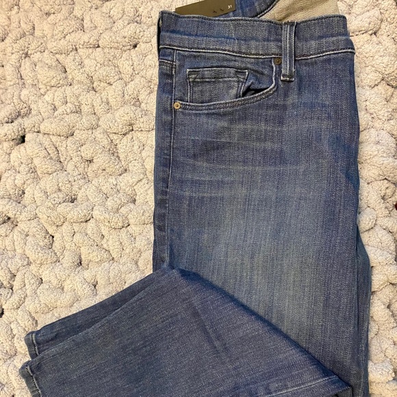 J Brand Denim - J Brand Close Cut,Size 31,Skinny Leg,Low Rise Jean